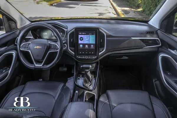 Chevrolet captiva negra 2023 (1)