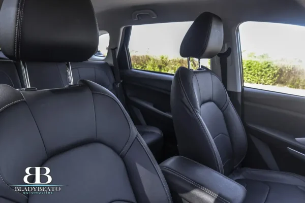 Chevrolet captiva negra 2023 (10)
