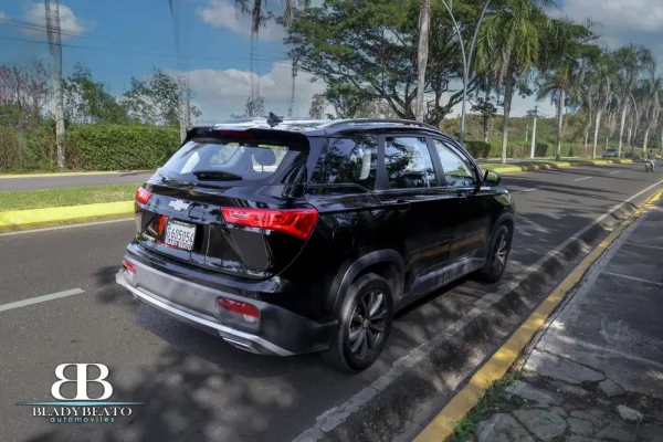 Chevrolet captiva negra 2023 (2)