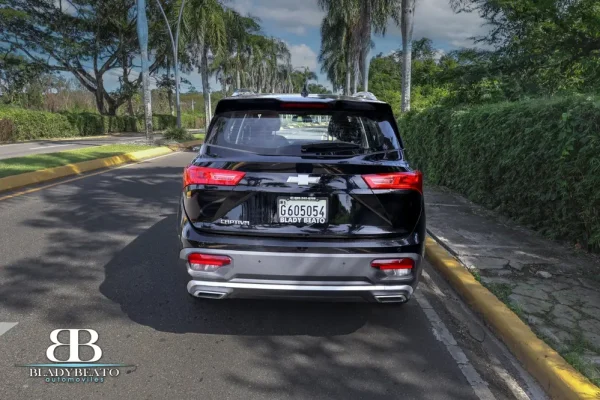 Chevrolet captiva negra 2023 (3)