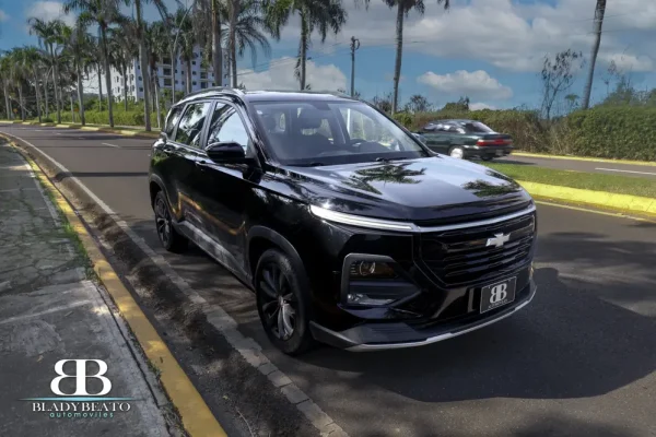 Chevrolet captiva negra 2023 (8)