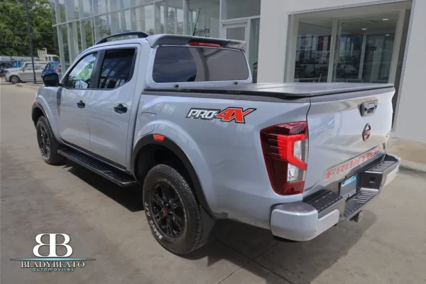 Nissan Frontier Pro-4X 2025 (1)