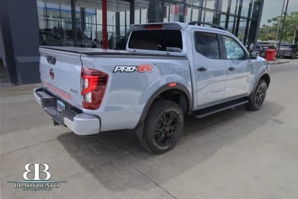 Nissan Frontier Pro-4X 2025 (11)