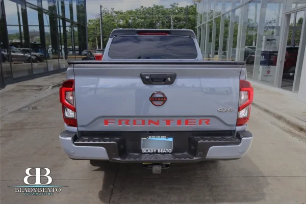 Nissan Frontier Pro-4X 2025 (12)