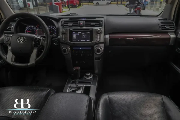 Toyota 4 Runner Limited 2022 (6)