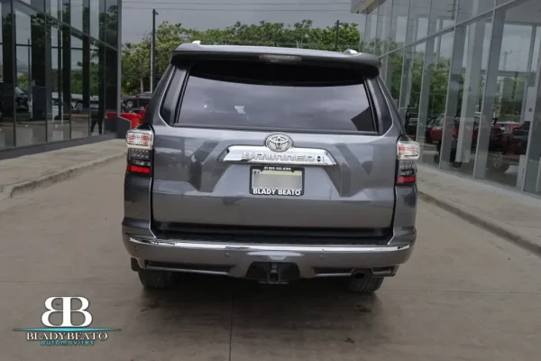 Toyota 4 Runner Limited 2022 (7)