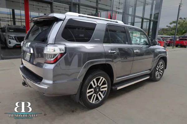 Toyota 4 Runner Limited 2022 (8)