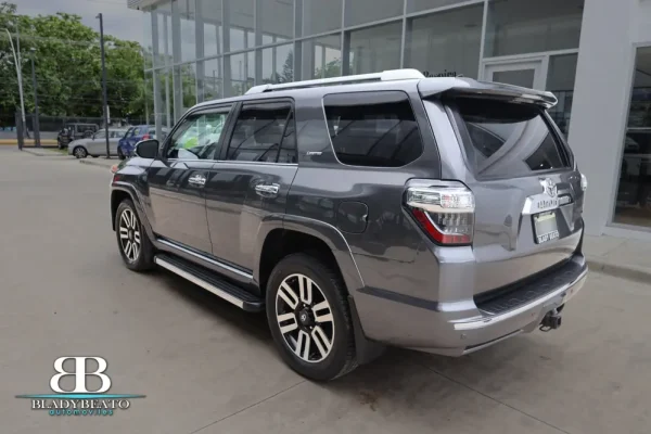 Toyota 4 Runner Limited 2022 (9)