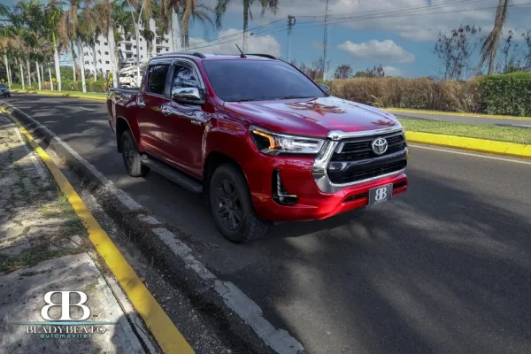 Toyota hilux roja 2022 (5)