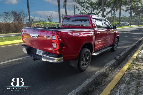 Toyota hilux roja 2022 (6)
